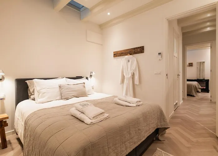 Leidse Square 5 Star Luxury شقة