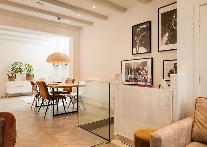 Leidse Square 5 Star Luxury شقة